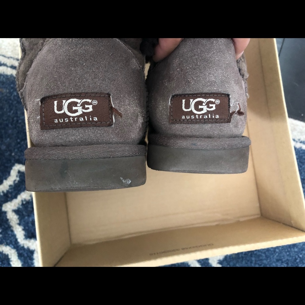 Short brown Uggs S/N 5803 - Picture 6 of 10